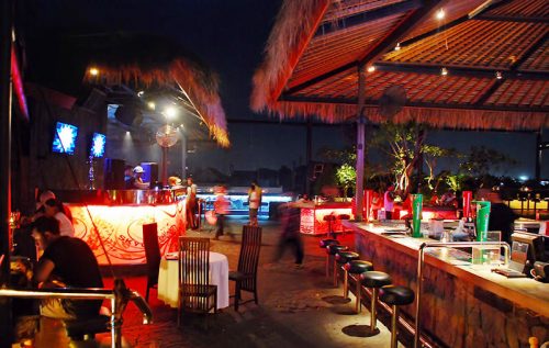sky-garden-rooftop-lounge-bali