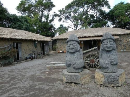 Seongeuop Folk Village