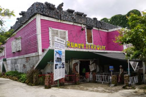 Eco green park Malang rumah terbalik